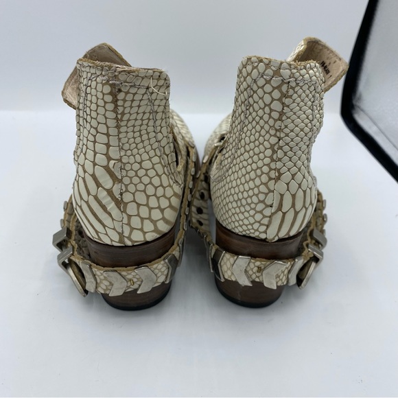 Freebird by Steven Blade White Snake Skin Booties Size 7 Western - Picture 7 of 11